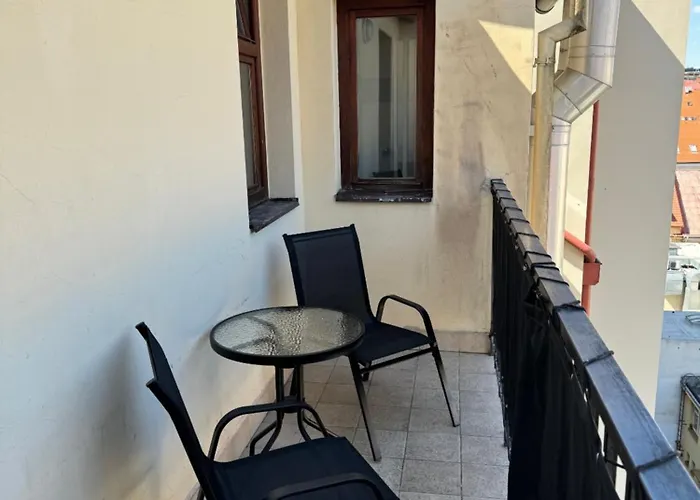 Vitkova Duplex With Terrace Near Florenc Prag